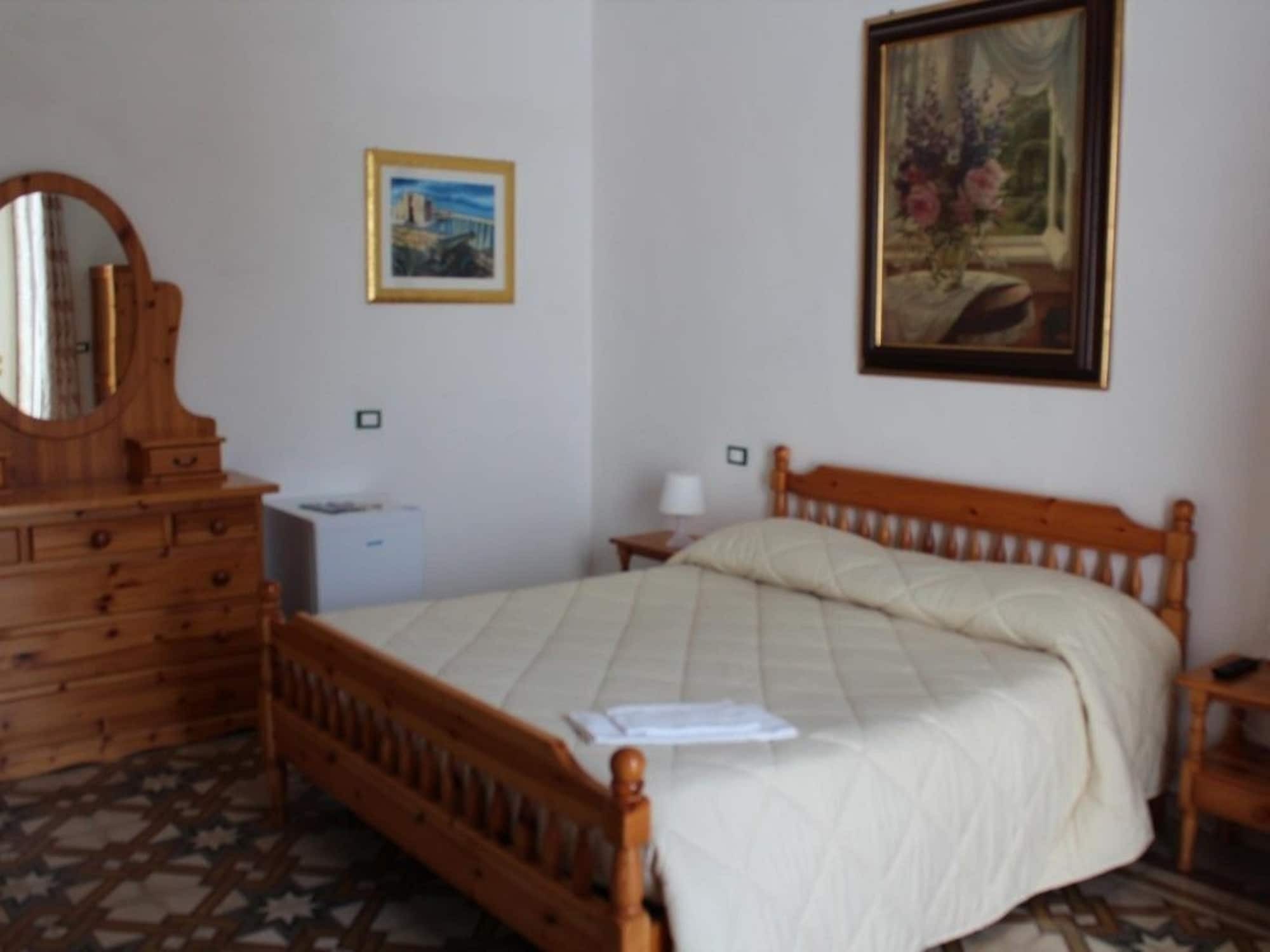 La Casa Bianca Hotel Monopoli Bagian luar foto